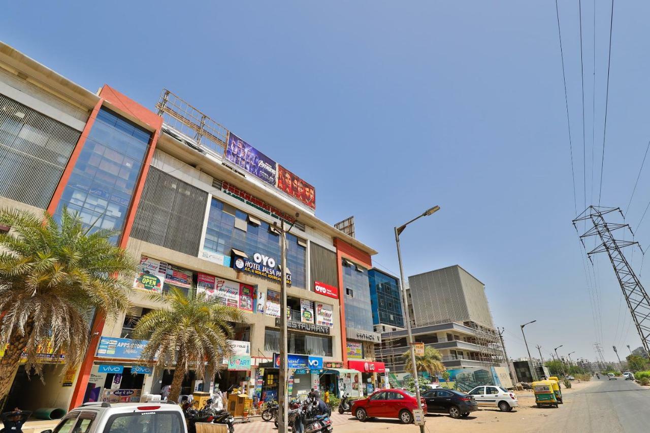 Oyo 37398 Hotel Jalsa Palace Naroda Exterior photo