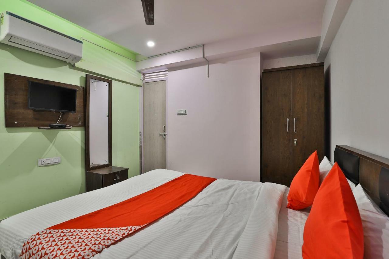 Oyo 37398 Hotel Jalsa Palace Naroda Exterior photo
